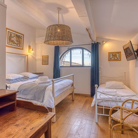 Hotel Restaurant Les Remparts Венаск Экстерьер фото